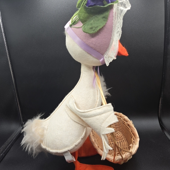 Vintage Analee Mobilitee 14" Easter Goose - Picture 3 of 10